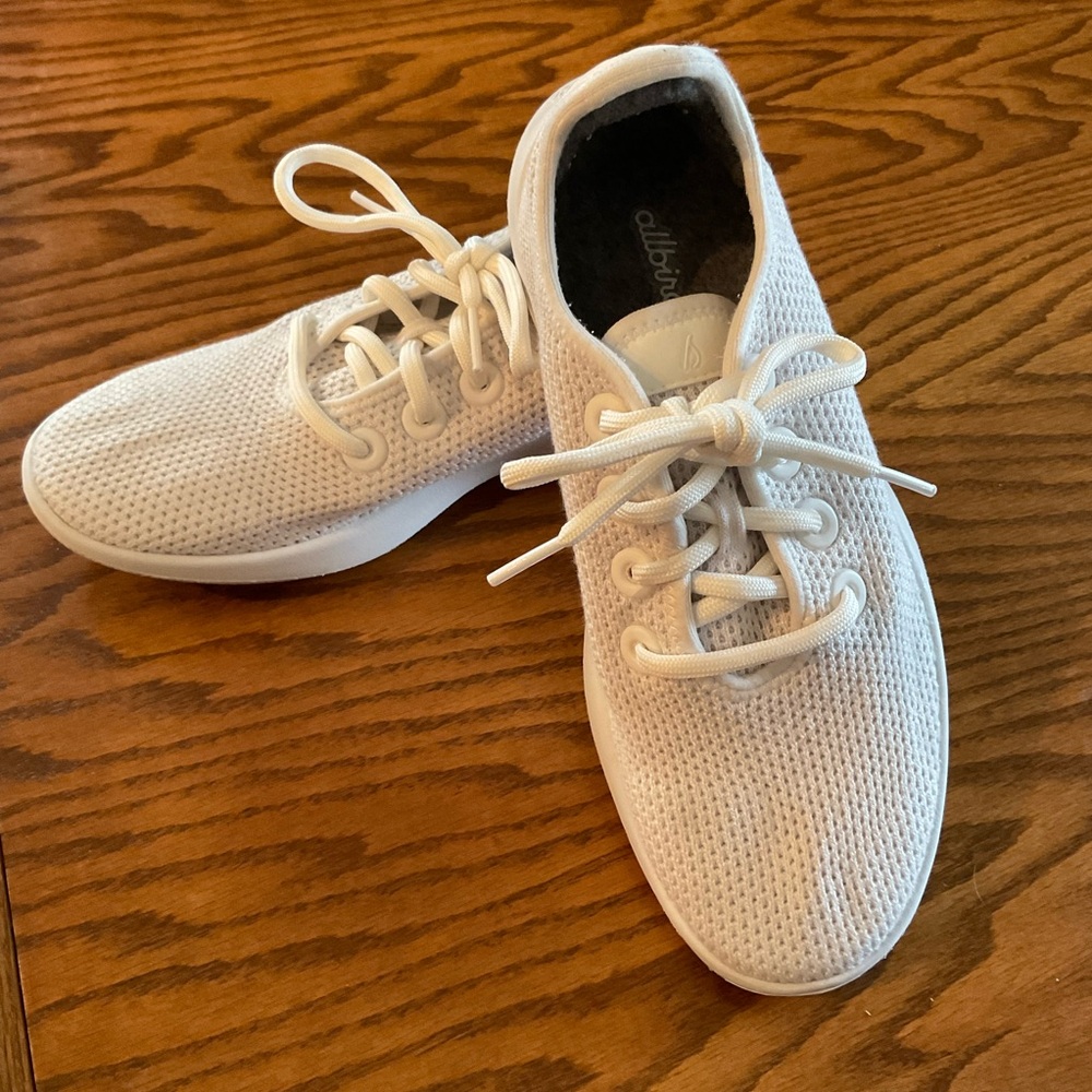 Allbirds Tree Runner’s, Kaikoura White Sneakers, Women’s Sz 7